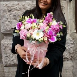 Букет «Цинния: розовые орхидеи, лизиантусы, маттиола, розы» Букет «Цинния: розовые орхидеи, лизиантусы, маттиола, розы»