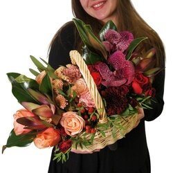 Букет «Баскета: корзина с цветами за 12690» Букет «Баскета: корзина с цветами за 12690»