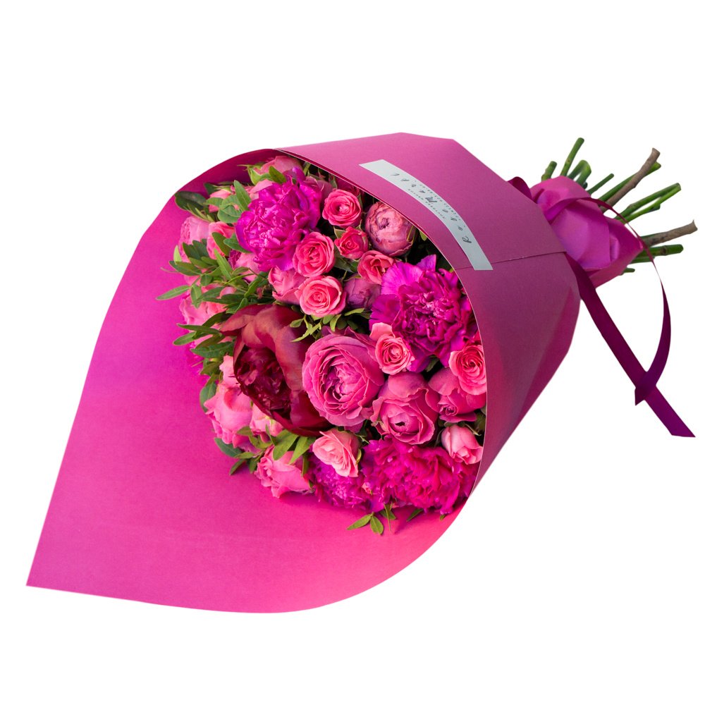 Купить букет в спб недорого с доставкой. Стильный букет из розовых роз. Букет в розовой упаковке. Модная упаковка роз.
