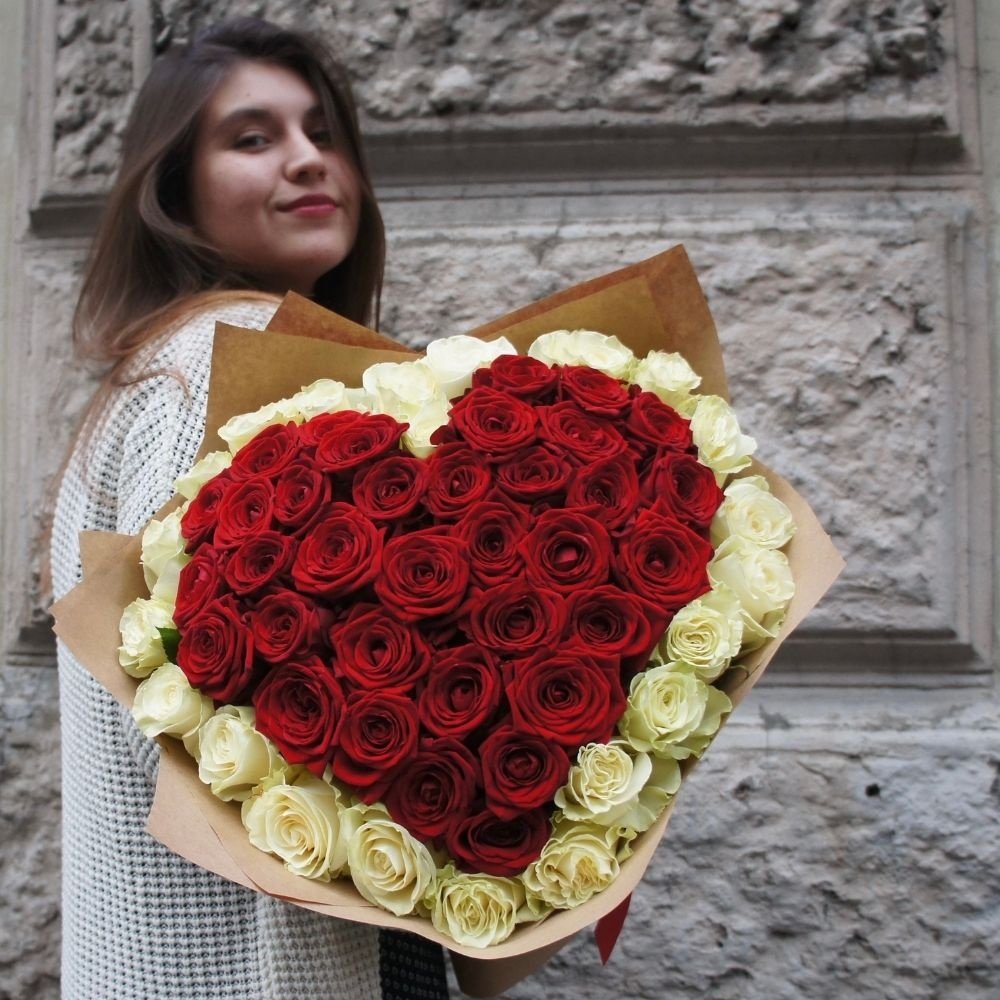 Сердца из цветов роз с доставкой в Челябинске 💝 заказать букет в форме сердца