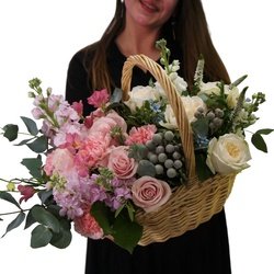 Букет «Баскета: корзина с цветами за 19590» Букет «Баскета: корзина с цветами за 19590»
