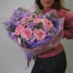 Букет «Мур-Мур: пионовидные розы Пинк О` Хара и маттиола + аквабокс и переноска» Букет «Мур-Мур: пионовидные розы Пинк О` Хара и маттиола + аквабокс и переноска»