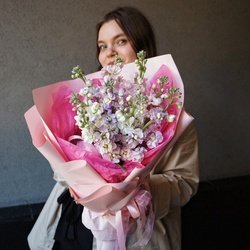 Букет «Ароматные цветы недорого: фактурная маттиола микс» Букет «Ароматные цветы недорого: фактурная маттиола микс»