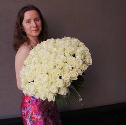 Букет «Розы белые недорого: 101 цветок, высота 50 см» Букет «Розы белые недорого: 101 цветок, высота 50 см»