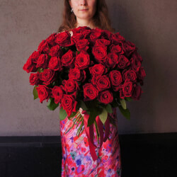 Букет «Красные розы недорого: 51 цветок, высота 50 см» Букет «Красные розы недорого: 51 цветок, высота 50 см»