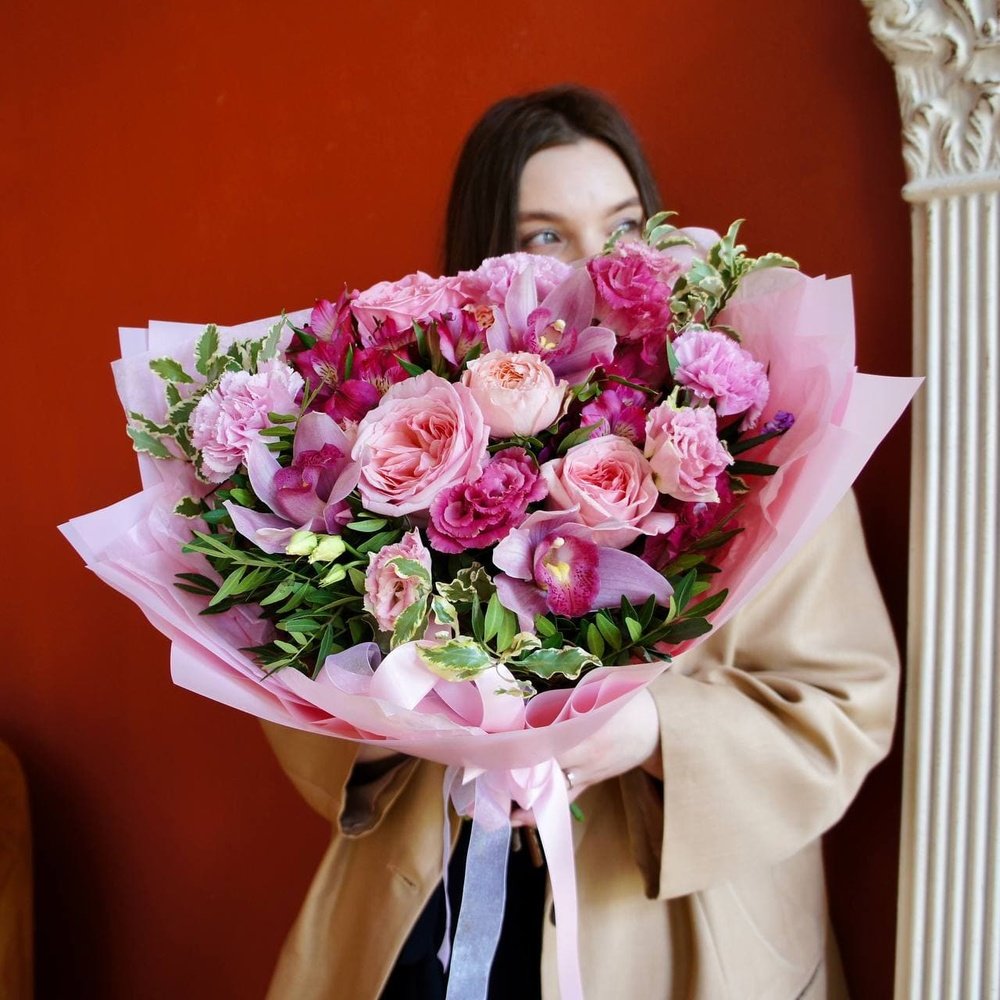 Купить букет цветов девушке на день рождения недорого с доставкой в интернет-магазине - Москва