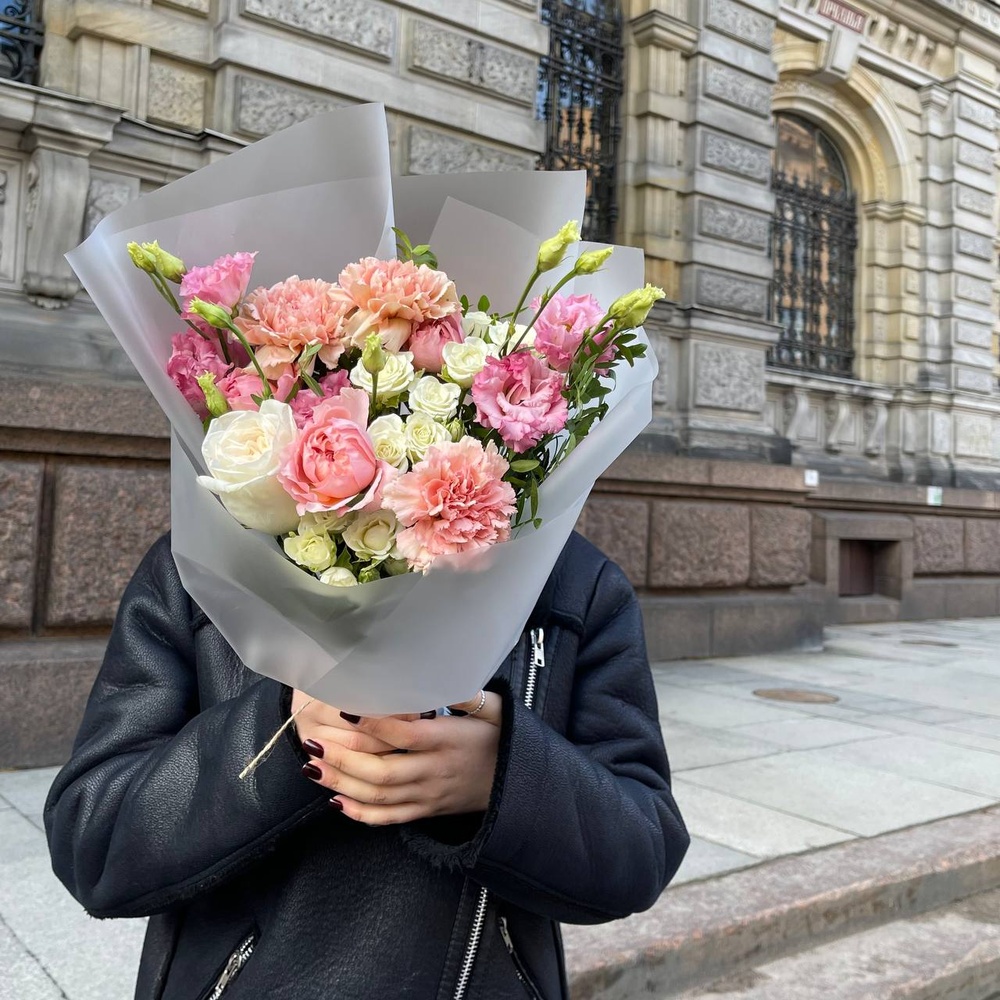 Сладкие мысли: пионовидные розы, эустома и другие цветы