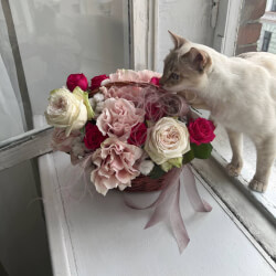 Букет «Сэйлор мур: корзина из пионовидных и французских роз с сухоцветами» Букет «Сэйлор мур: корзина из пионовидных и французских роз с сухоцветами»