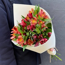 Букет «Хоней Крисп: стойкие альстромерии» Букет «Хоней Крисп: стойкие альстромерии»