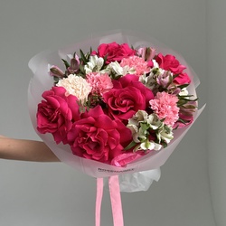 Букет «Букет «Малиновый пиджак» с доставкой в офис + аквабокс и коробка-переноска » Букет «Букет «Малиновый пиджак» с доставкой в офис + аквабокс и коробка-переноска »