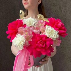 Букет «Малышка Шерри: цветы в коробке + КОНФЕТЫ В ПОДАРОК» Букет «Малышка Шерри: цветы в коробке + КОНФЕТЫ В ПОДАРОК»