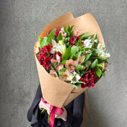 Букет Альстромерия недорого: 15 цветков микс в букете Букет Альстромерия недорого: 15 цветков микс в букете