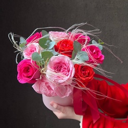 Букет «Шляпная Коробка Недели «Пикми»» Букет «Шляпная Коробка Недели «Пикми»»