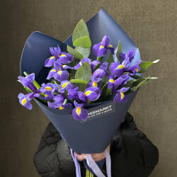Букет «Цветы 9 ирисов с доставкой по СПб от Розмаркта» Букет «Цветы 9 ирисов с доставкой по СПб от Розмаркта»