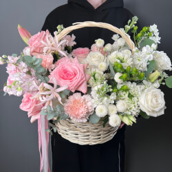 Букет «Баскета: корзина с цветами за 24790» Букет «Баскета: корзина с цветами за 24790»