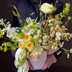 Букет «Шляпная Коробка Недели «Цветение»» Букет «Шляпная Коробка Недели «Цветение»»